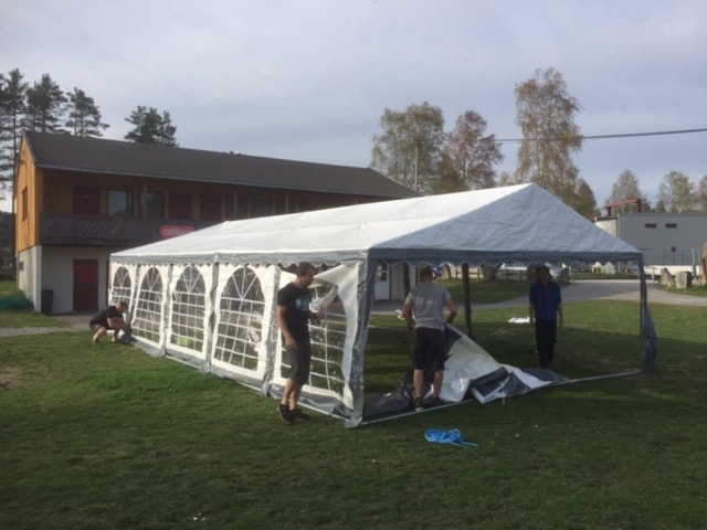 Vårcupteltet opp på rekordtid!